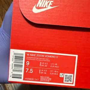 Nike Zoom Vomero 5 Fire Red Box
